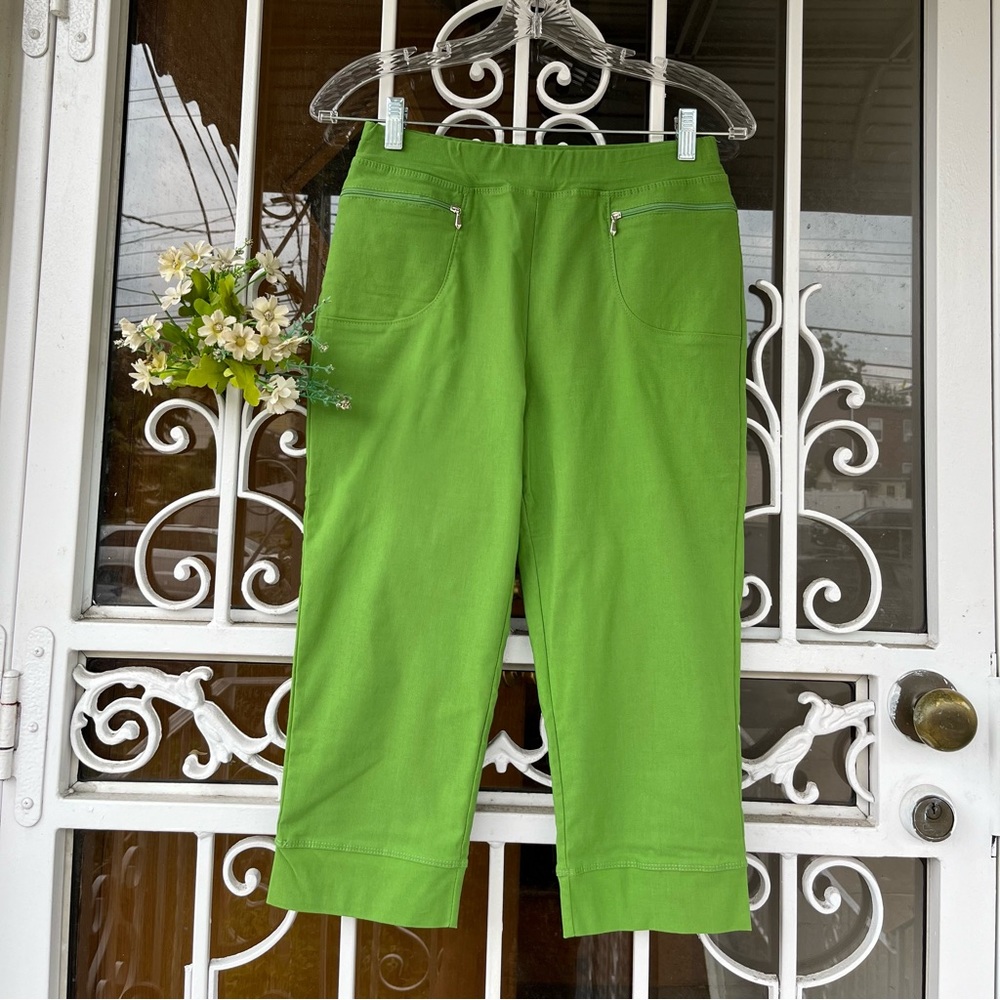 Lucious Lime Capris with Comfy Elastic Waistband (7/8 )